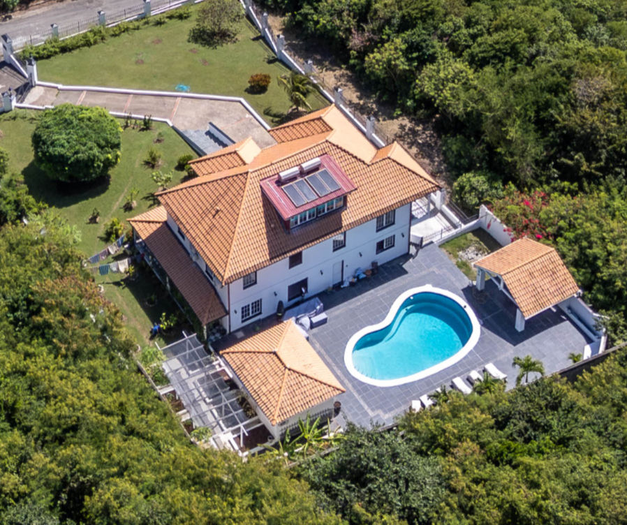 Where to Stay in St Lucia for a Large Group: The Best Areas for Families & Groups of 10-14