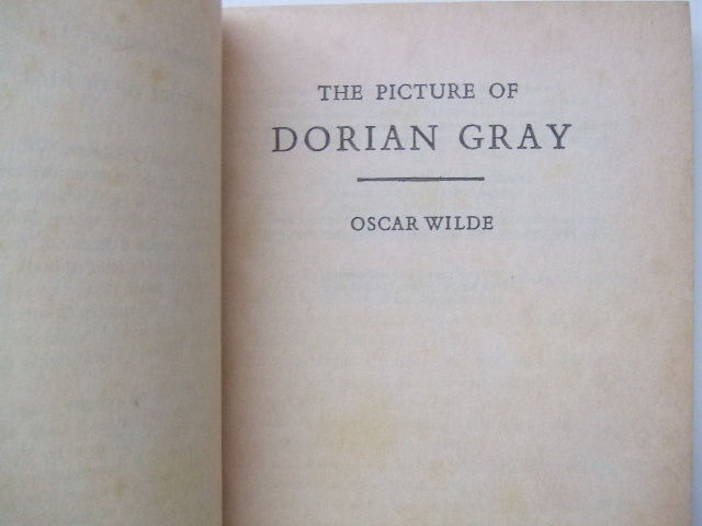 外見で人を判断しないのは愚か者である