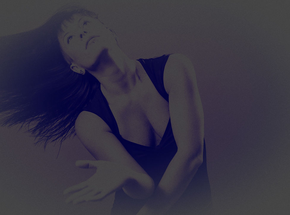 Alysia%20(black%20and%20white%20high%20resolution)%20(20%20of%2074)_edited.jpg