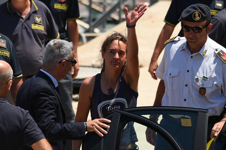 Carola Rackete fue detenida en el puerto de Lampedusa. Foto: Reuters