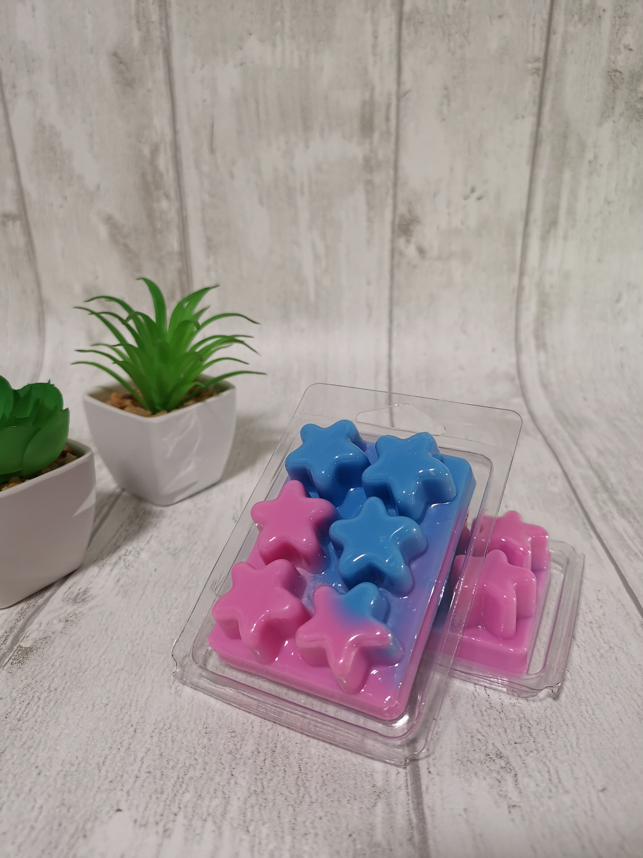 Clove Star Clamshell