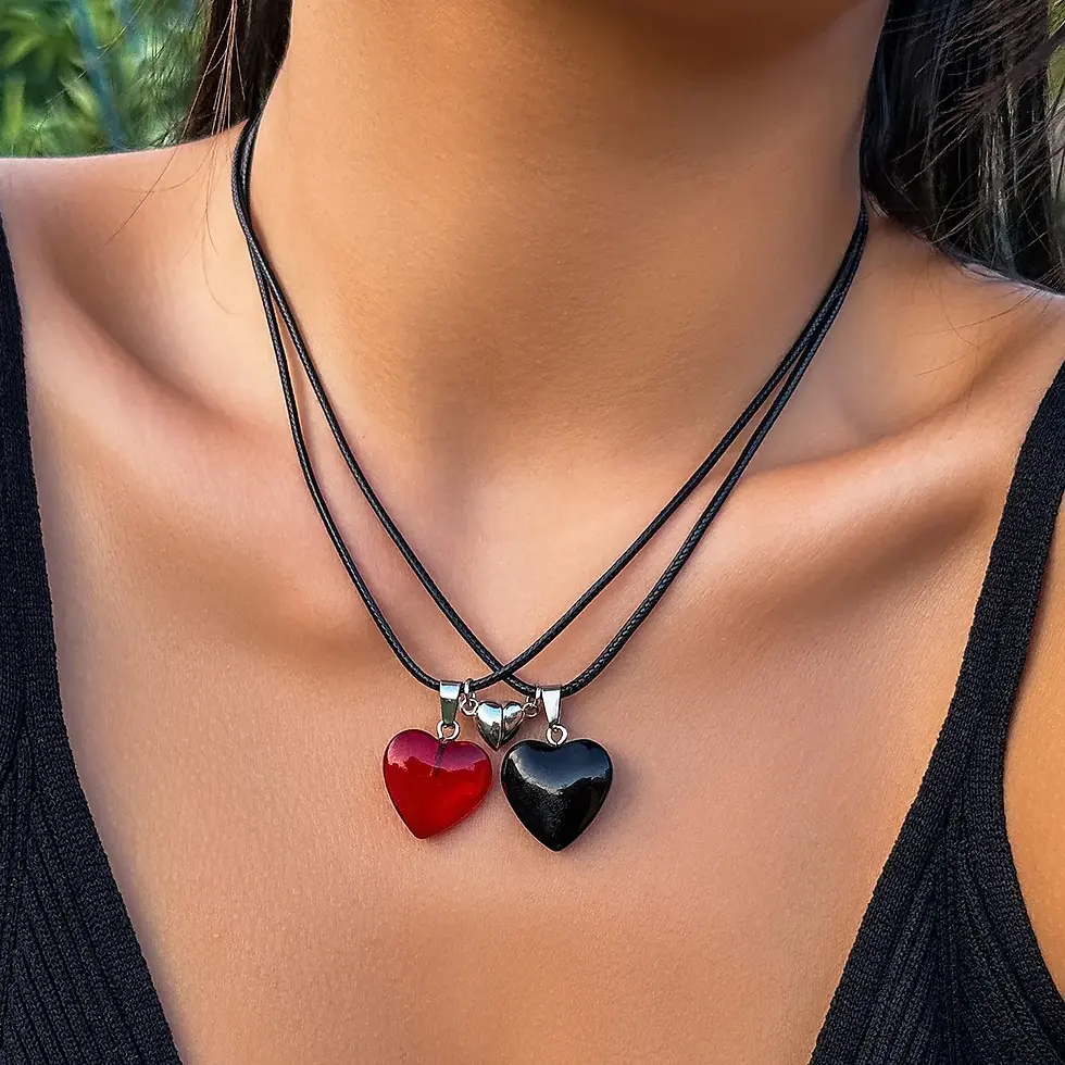 Thumbnail: Set de 2 collares corazones con imanes