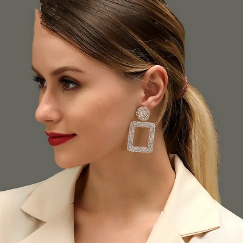 Aretes exagerados geométricos cuadrados