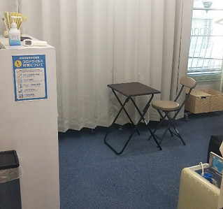 入口から施術所内