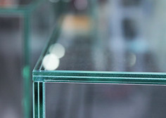 Cube en verre feuilleté