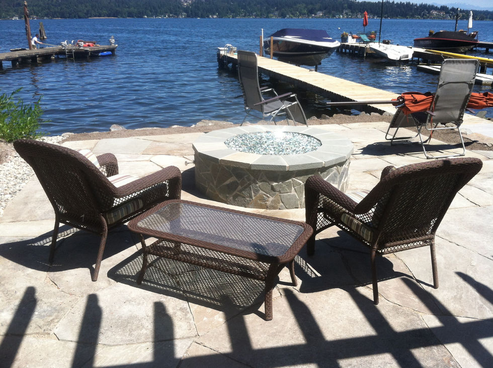 Whiting Residence: Bluestone sand set patio and natural gas firpit 