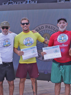 Homenagem Familia Salazar Sao Paulo Surf Festival Maresias Foto Munir El Hage.jpg