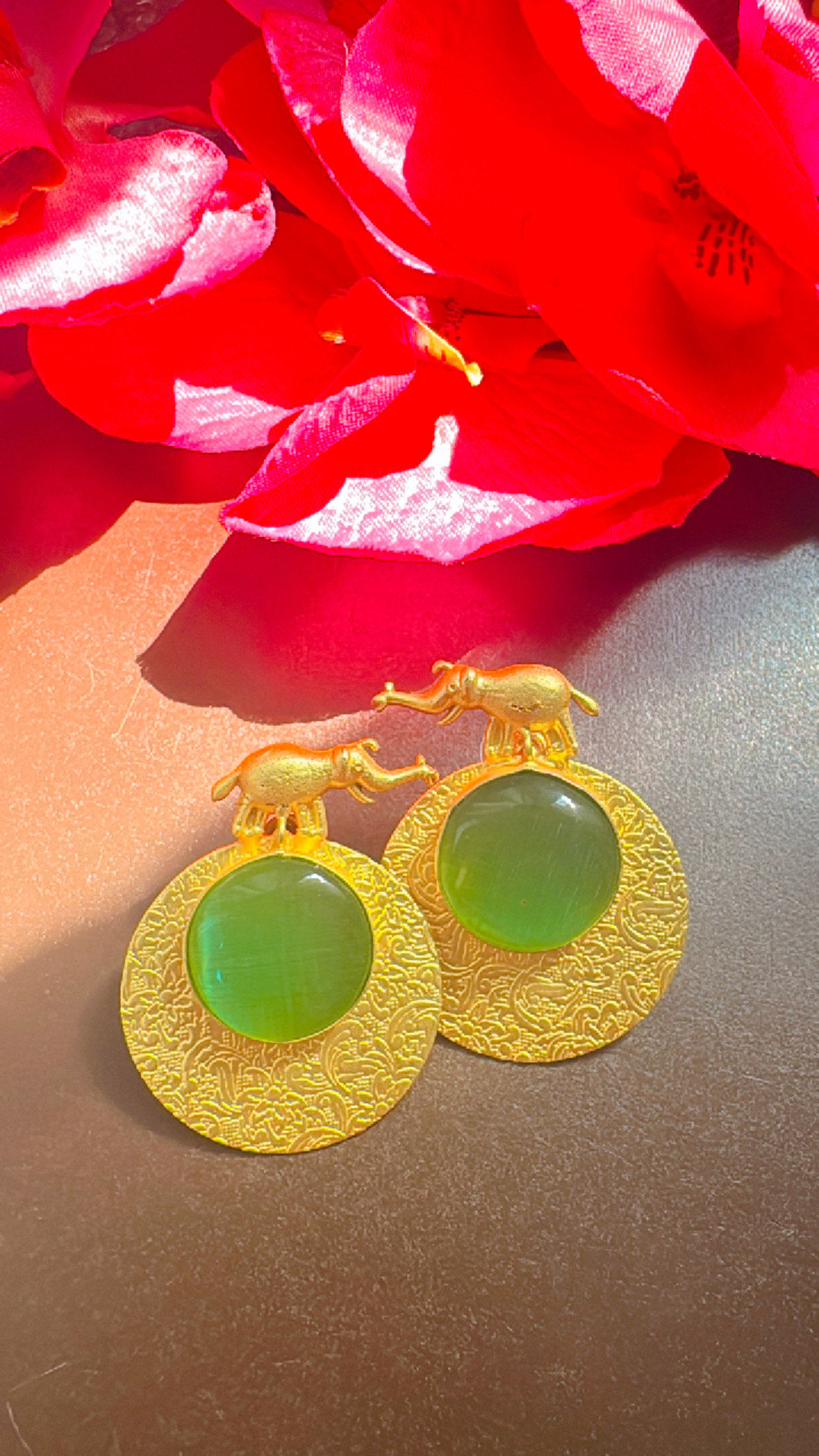 Elephant monalisa stone