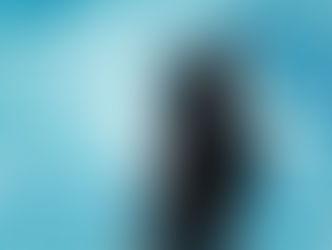 O Banco Português de Fomento (BPF) abriu a Fase II do Aviso IFIC Deep Tech com o objetivo de apoiar startups Deep Tech assentes numa forte base científica e tecnológica. Esta segunda fase destina-se exclusivamente a projetos que não tenham sido submetidos ou aprovados na Fase I do Aviso e mantém como prioridades a validação tecnológica, a escalabilidade e a entrada no mercado de soluções inovadoras. A Linha IFIC Deep Tech assume a forma de investimento em capital ou quase-capital, em regime de coinvestimento com investidores privados e em condições de mercado, podendo atingir um montante máximo de 750 mil euros por projeto. Entre os critérios de elegibilidade, destaca-se a exigência de um nível de maturidade tecnológica igual ou superior a TRL 4, o que pressupõe a validação da prova de conceito em ambiente de laboratório. Os projetos devem ainda demonstrar uma ligação efetiva ao Sistema Científico e Tecnológico Nacional, bem como potencial de crescimento e escalabilidade. O processo de