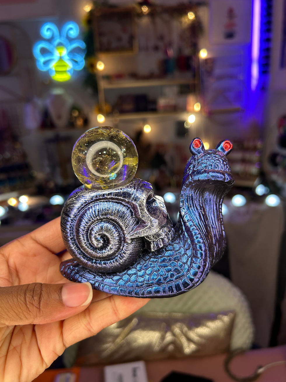 Thumbnail: Snail|Skull Sphere Holder