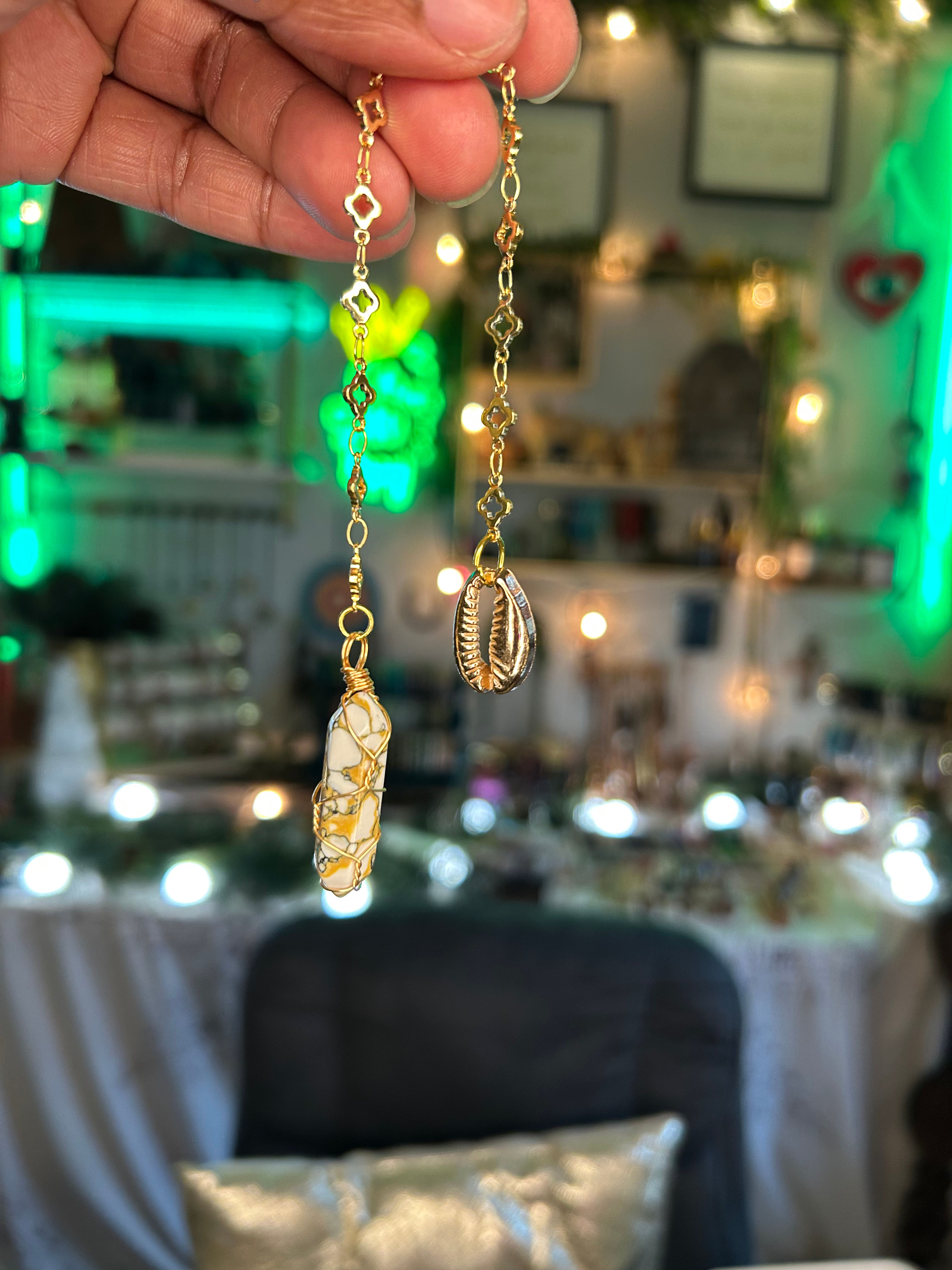 Gold White Turquoise Pendulum
