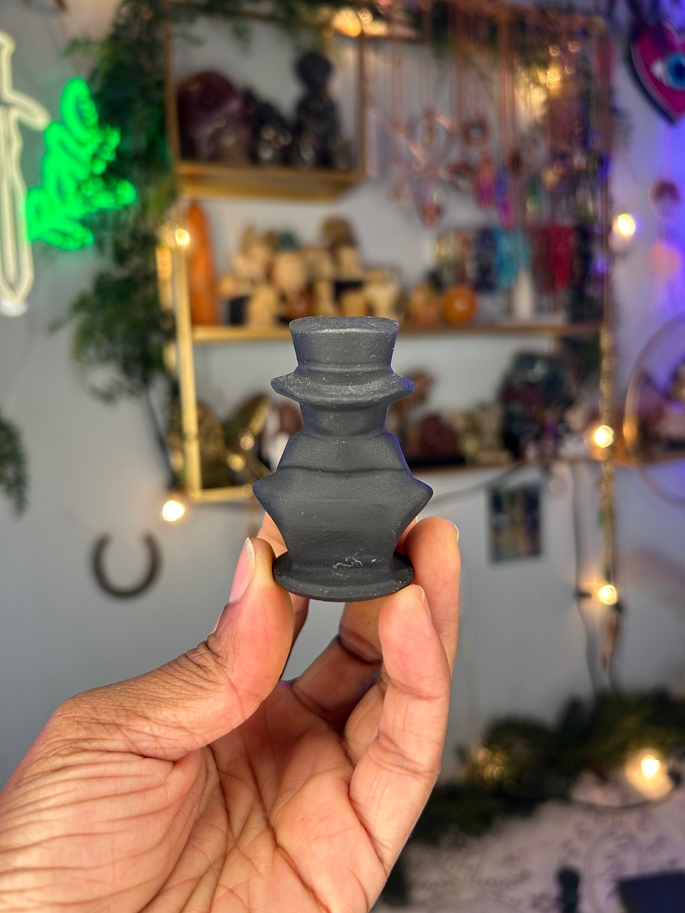 Thumbnail: Matte Obsidian Skull Figurine