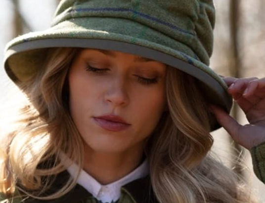 WALKER AND HAWKES - Ladies Derby Tweed Rouche Style Country Hat