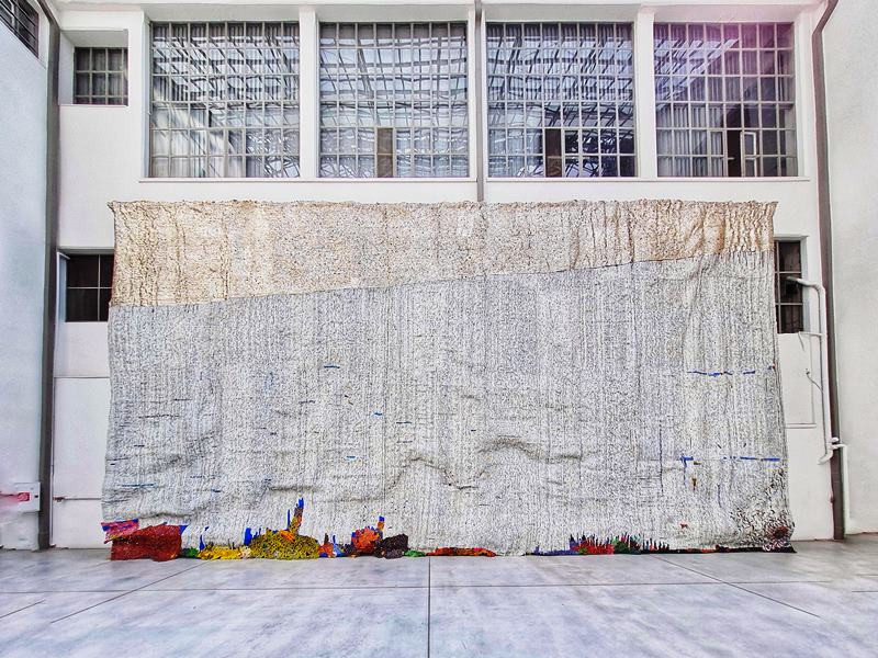 El Anatsui, Rising Sea, 2019, Neon Greece