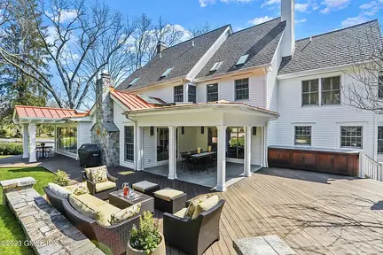 15 WYNGATE RD
GREENWICH CT