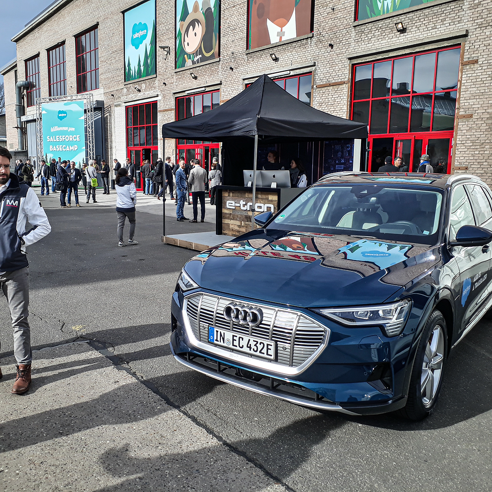 Foto Audi vor Eventlocation einer Salesforce Aktion