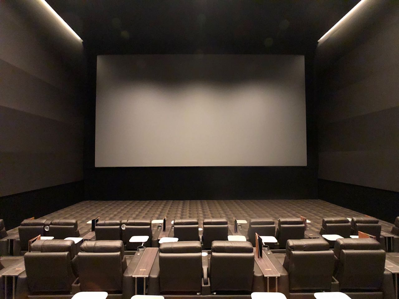 Cinépolis Luxury Cinemas Hamlin Comes With PushButton Waiters