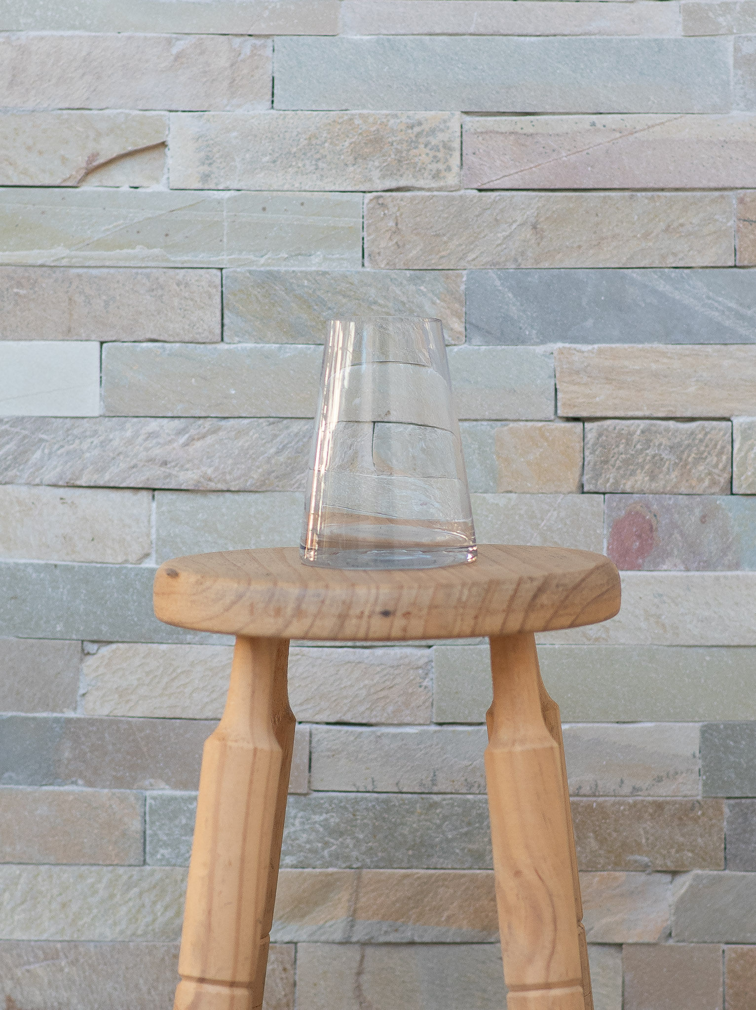 Florero de vidrio base ancha 15 cm