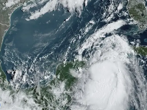 L’ouragan Idalia touche terre en Floride en tant qu’ouragan de catégorie 3
