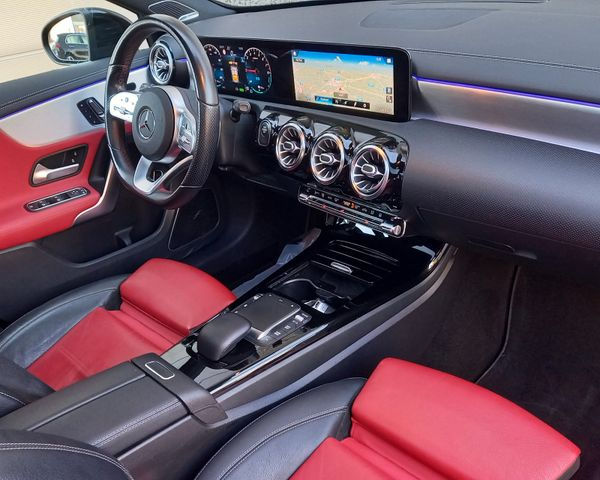 Miniature : Mercedes-Benz A AMG LINE A250e 8G-DCT AMBIANCE