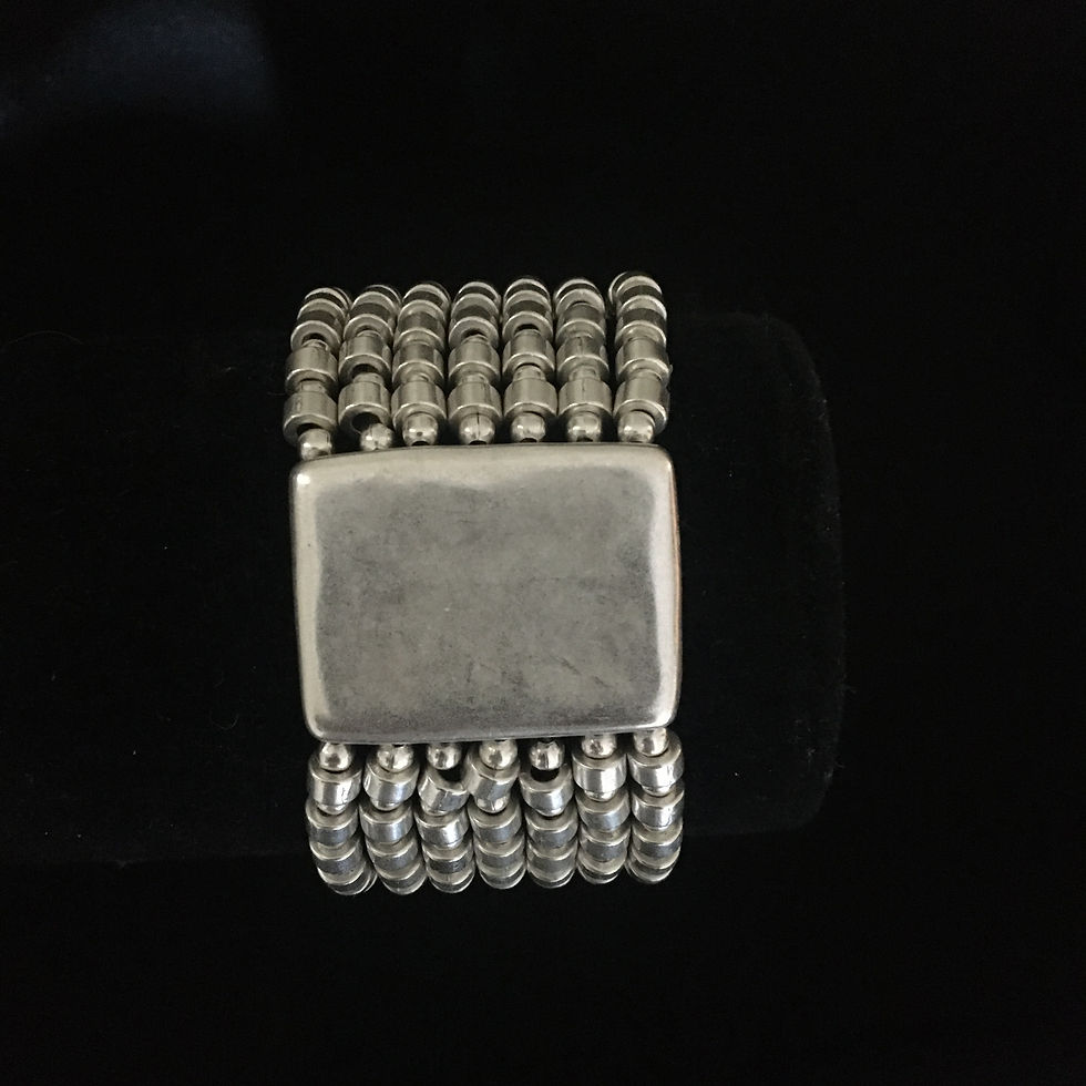 Miniatura: Brazalete 2051