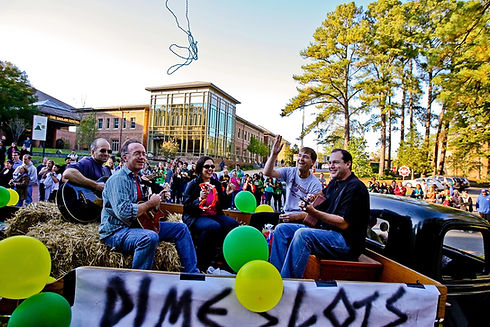 Dimeslots Parade.jpg