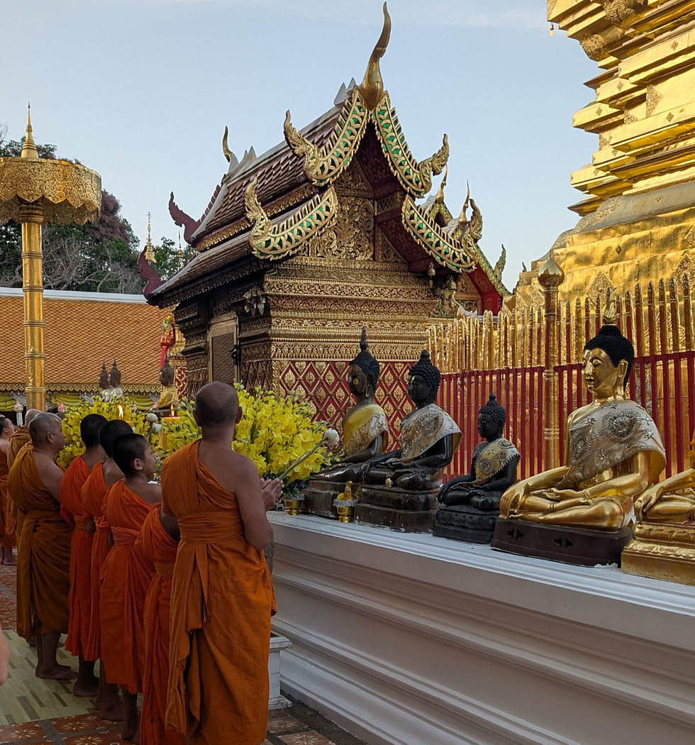 The evening chants at Wat Phra That Doi Suthep