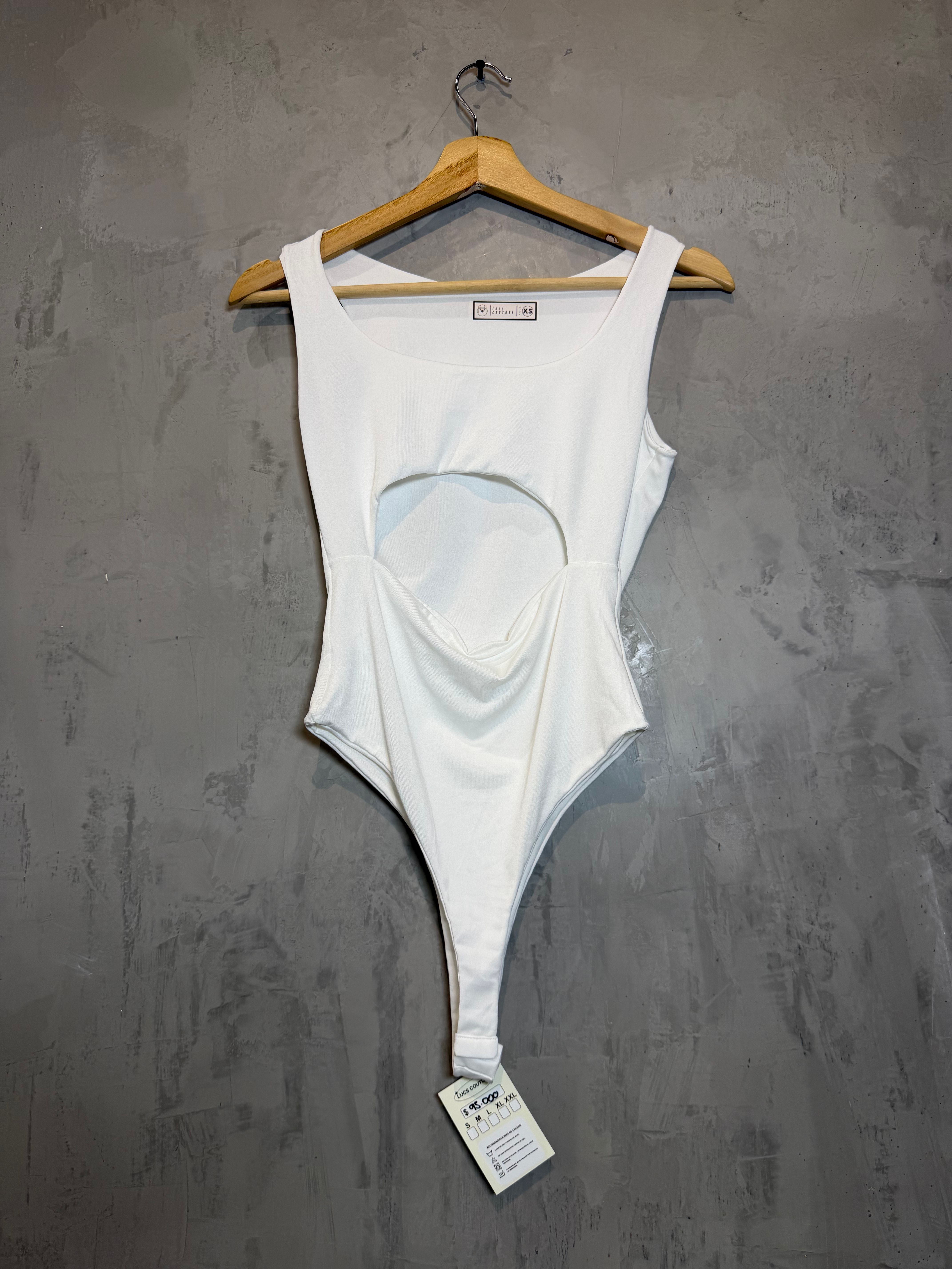 BODY  304 LUCS ESSENCE