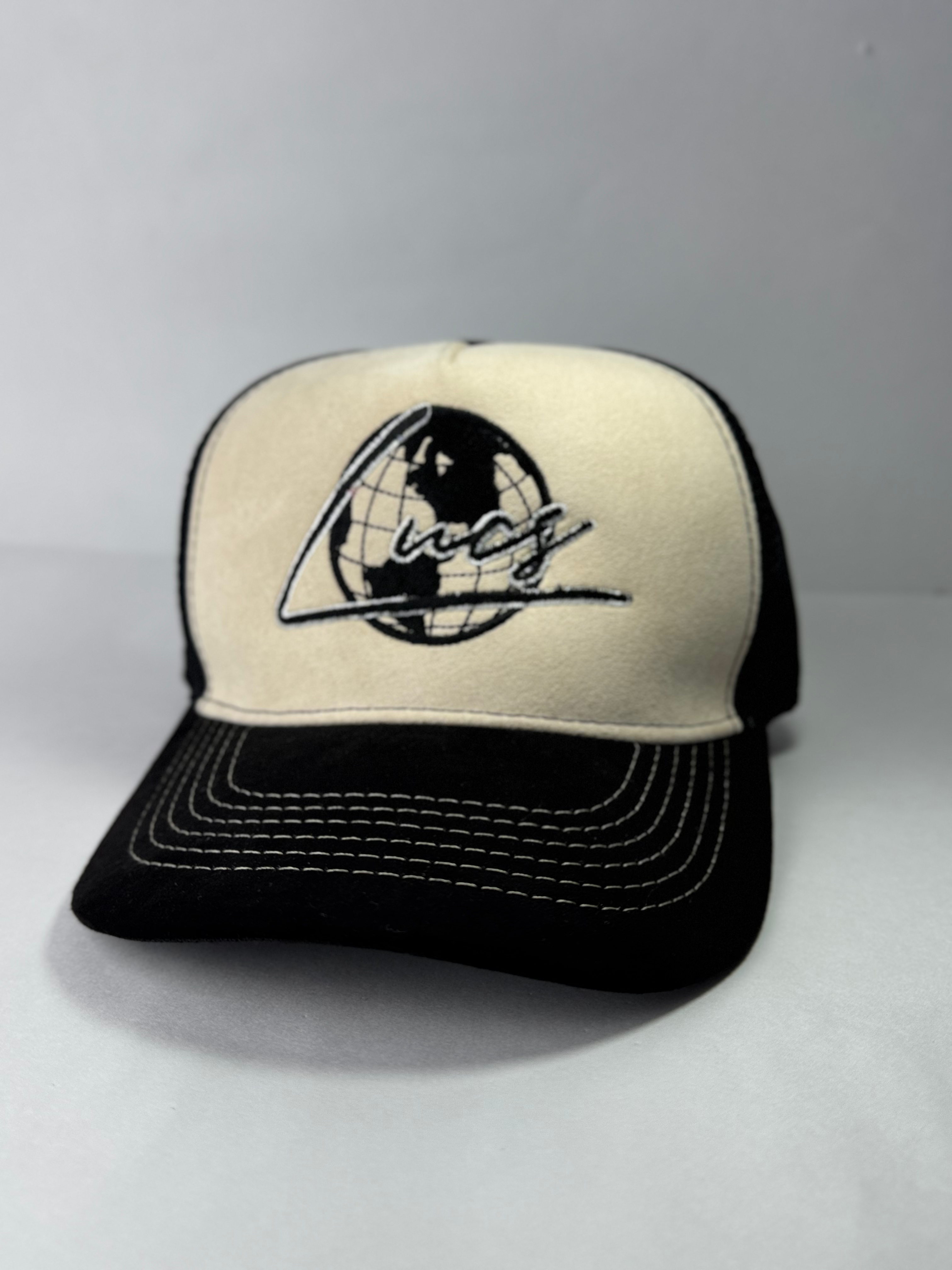 GORRA 401 LUCS WORLD