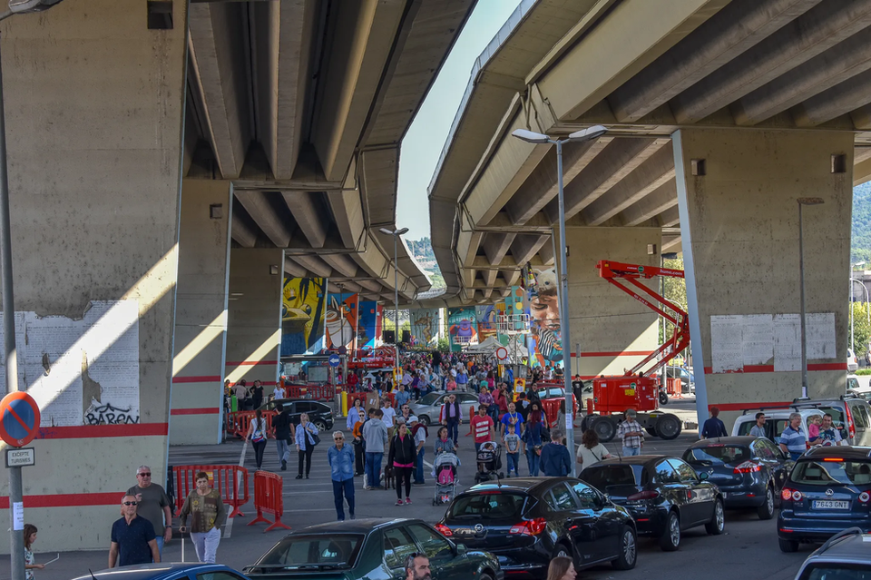 No Grey Walls Photos.webp