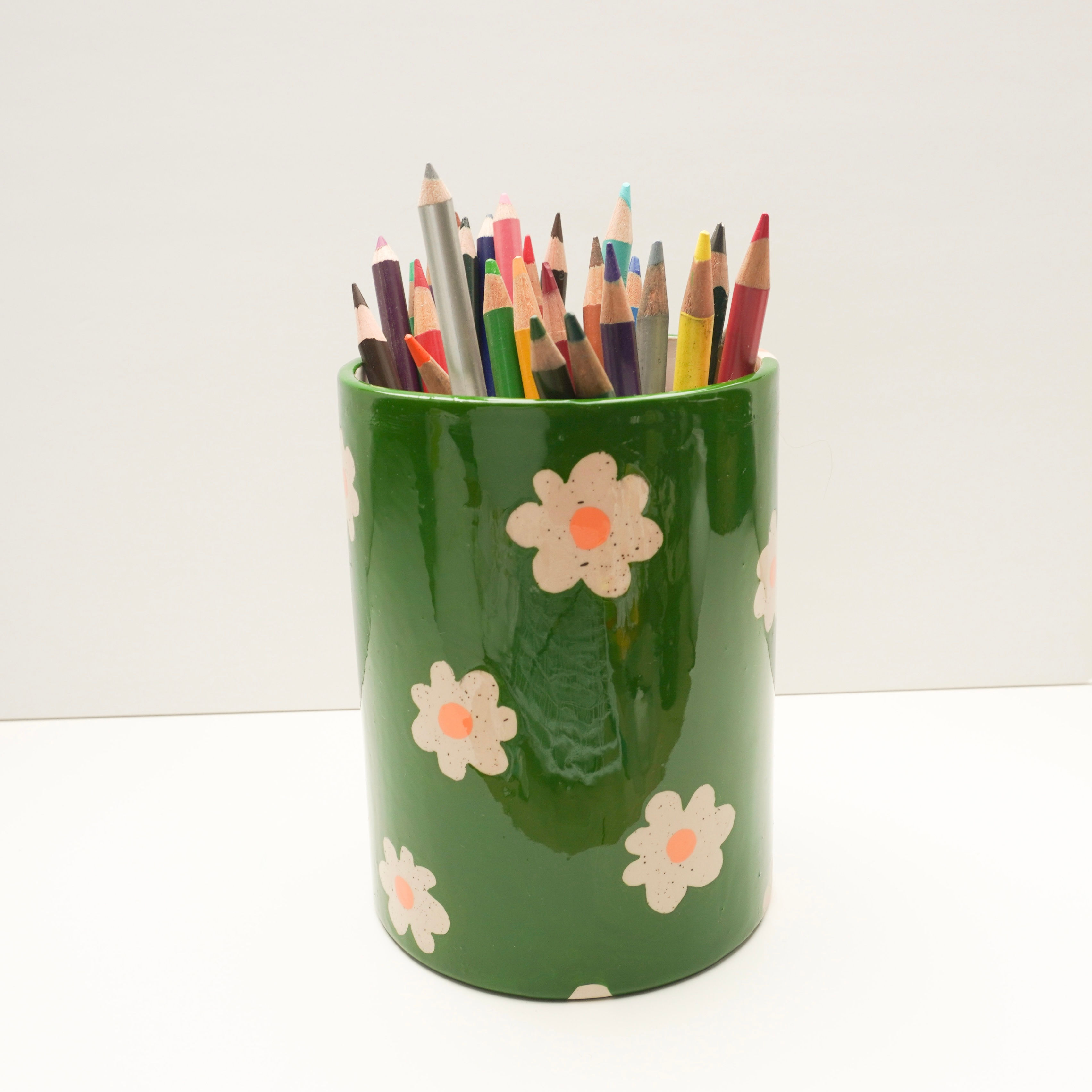 Green daisy pencil pot / decorative vase