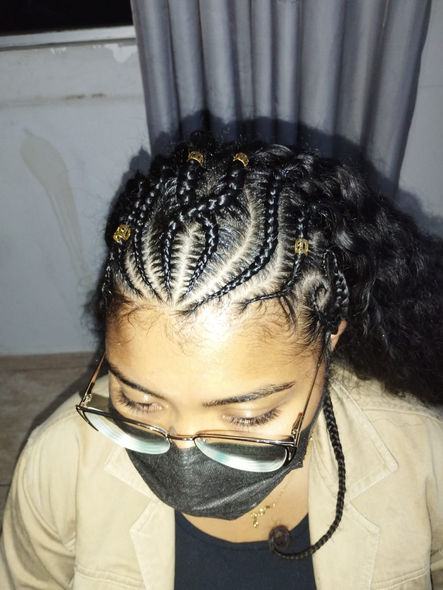 Tiara nagô desenhada