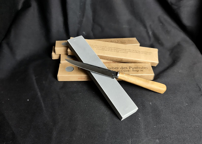 couteau d'office forgé fait main artisanal