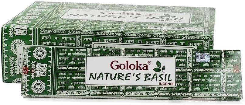 Goloka Nature's Basil wierook verpakking, groen. Tekst: Goloka en Nature's Basil op een doos.