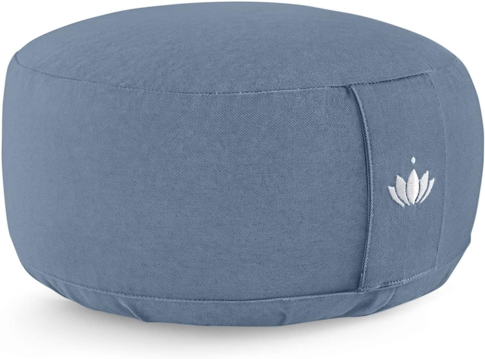 Blauwe Leewadee Opvouwbare Vloer Matras met lotusbloem embleem voor meditatie en comfort.