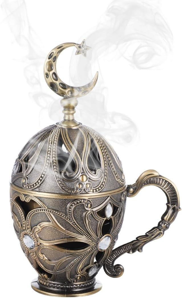 Decoratieve incense burner with crescent moon, bronze color and details, smoke rising.