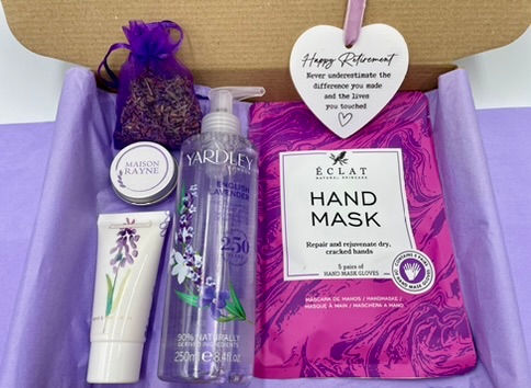 Close up view of the gift box and its contents