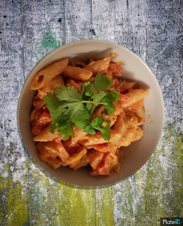 Indisk-inspirert pasta med kylling
