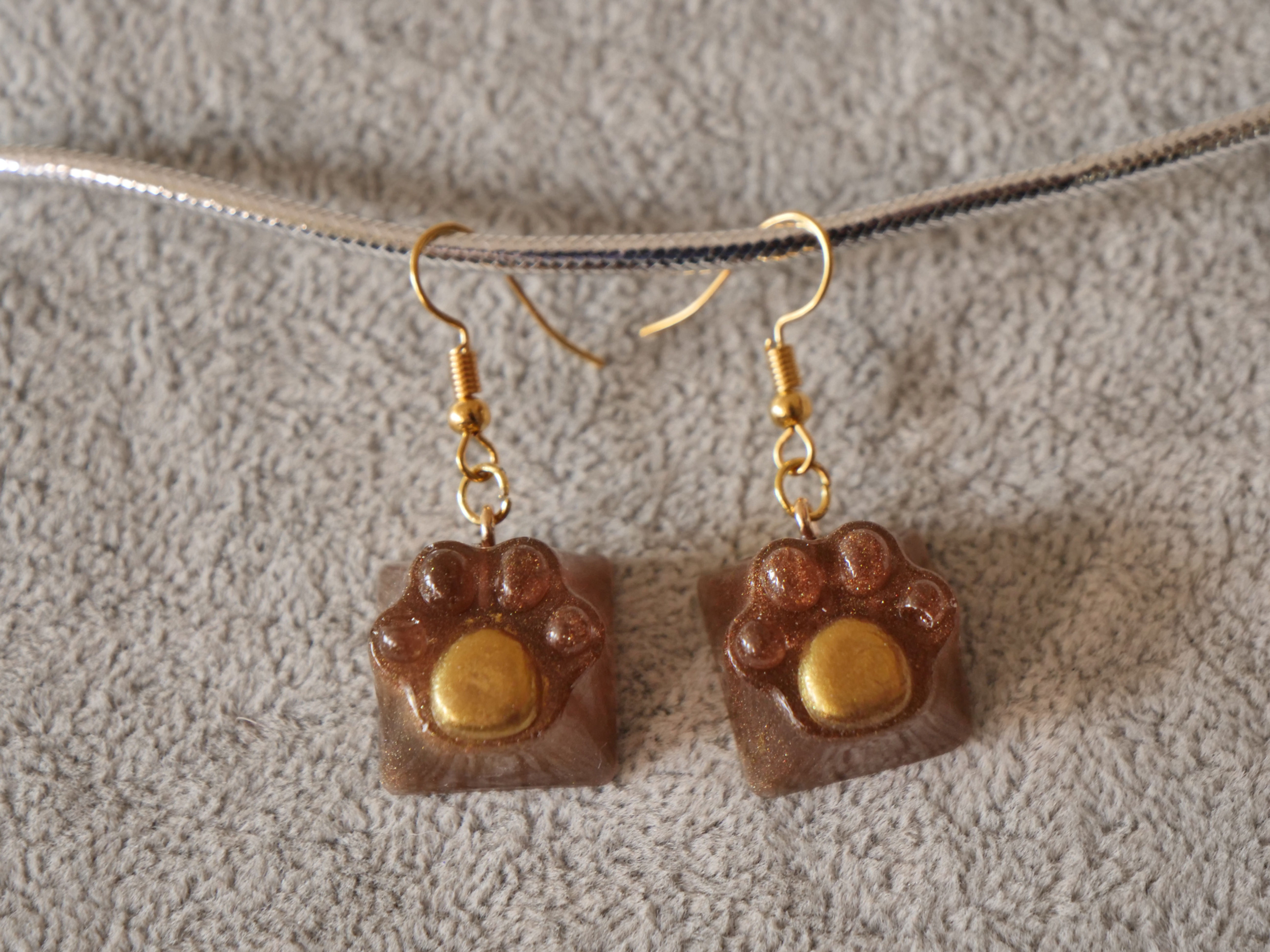 Earrings with cat paws