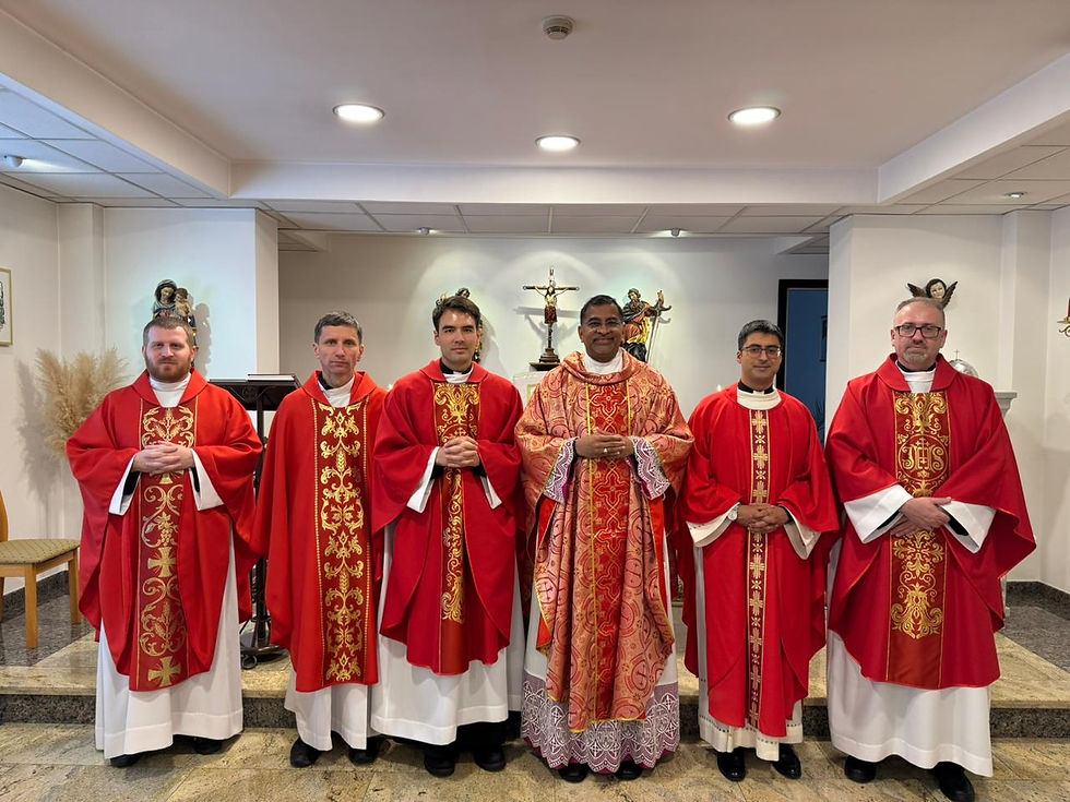 На встрече новых епархиальных директоров: о. Пётр, о. Ярослав, о. Габриэль, нунций, Е. Пр. архиепископ Джордж, монсеньор Маринелли, о. Пысь