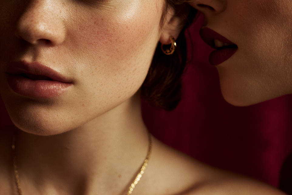 u7114328273_Intimate_cinematic_close-up_of_two_elegant_women._4dd7e9ea-338c-44f4-9986-b550