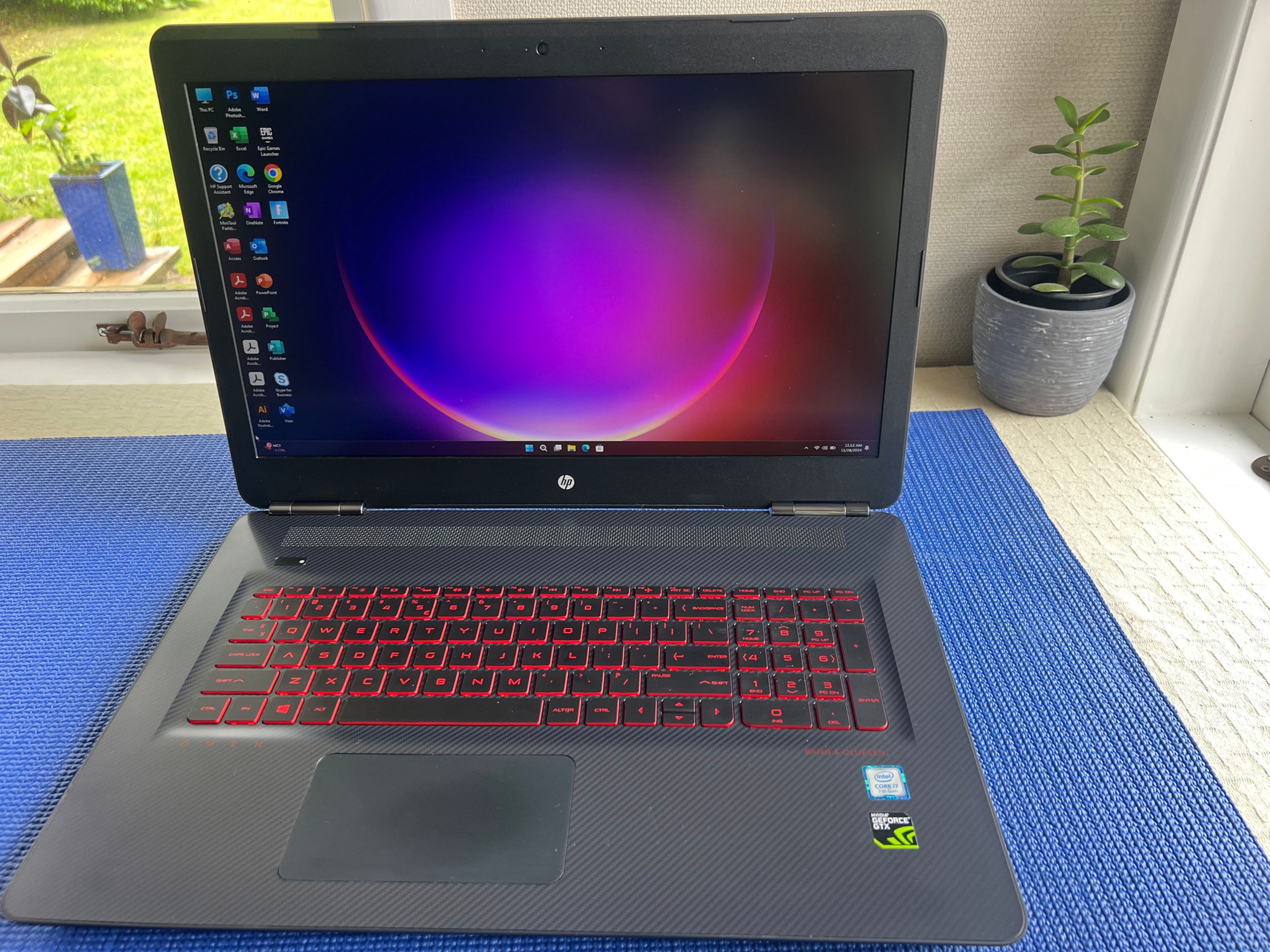 LARGE 17.3” HP OMEN Gaming laptop GTX 1050 Ti 4GB VRAM i7-7700HQ 32GB DDR4 RAM 2