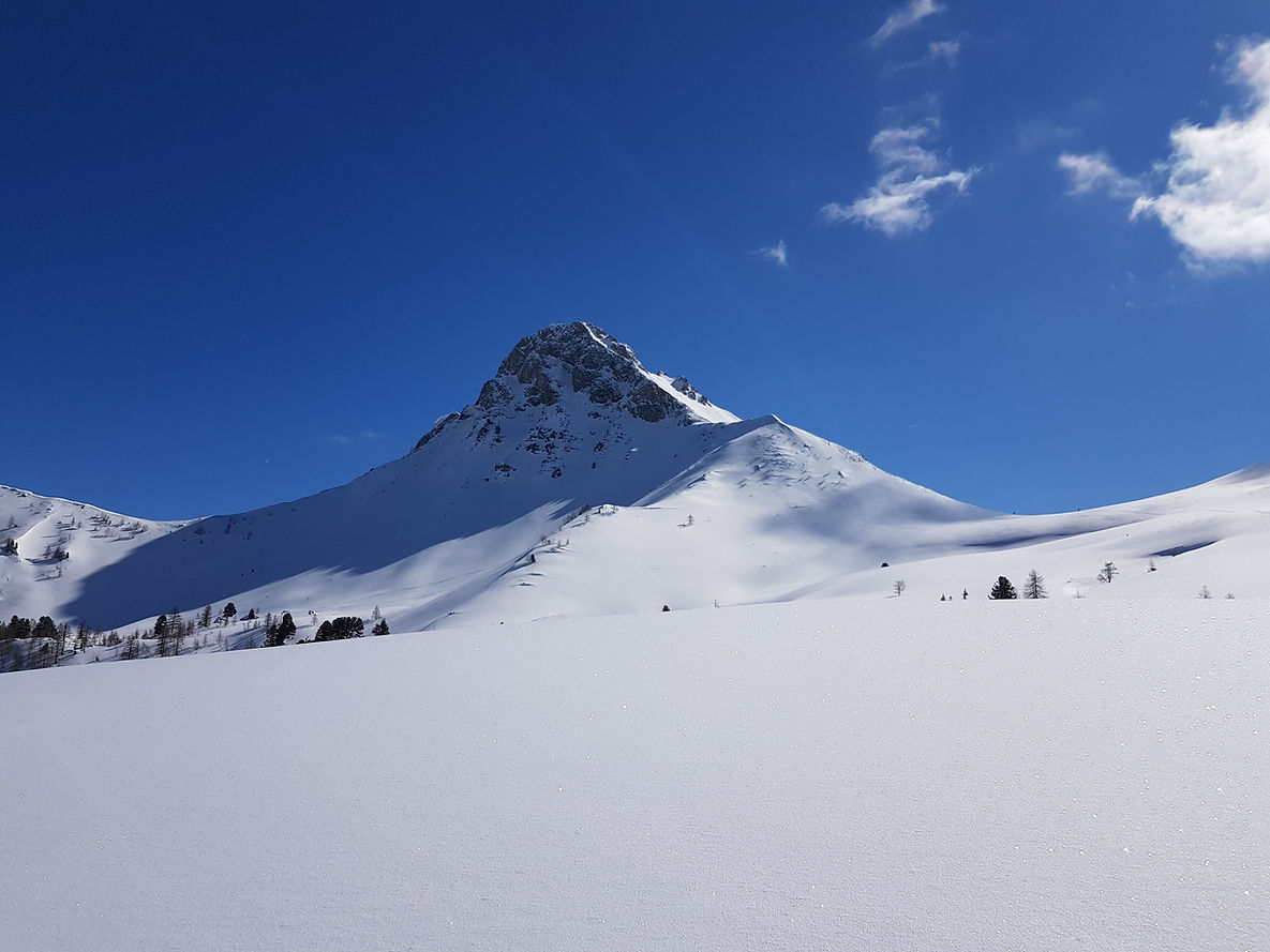schneebedeckter_gipfel-steiermark-maerz_2020.jpg