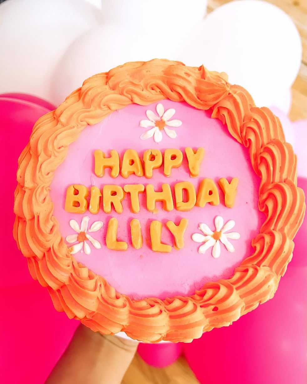 Thumbnail: Mini Daisy Cake