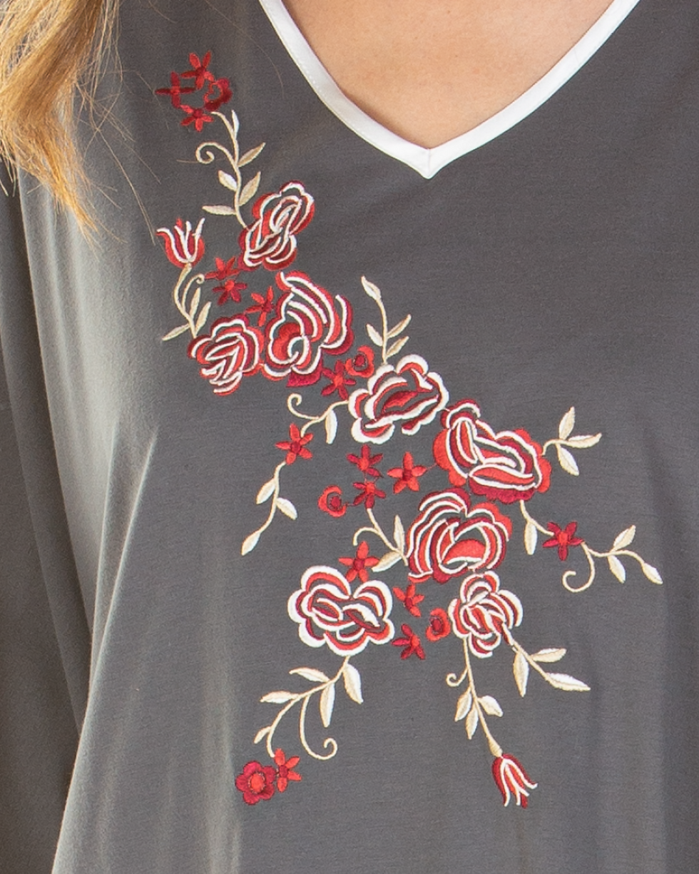 Thumbnail: La Marquise Women's Roses Are Red Embroidered V Neck Kaftan - One Size