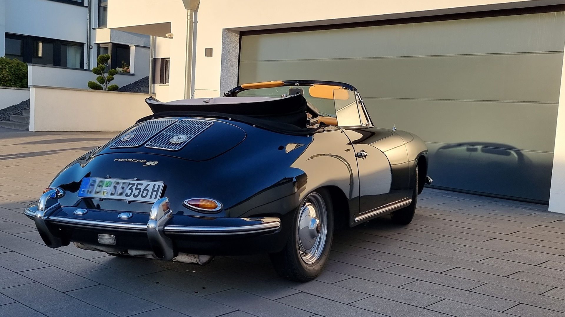 Schwarzer Porsche 356A Cabriolet, PS.SPEICHER
