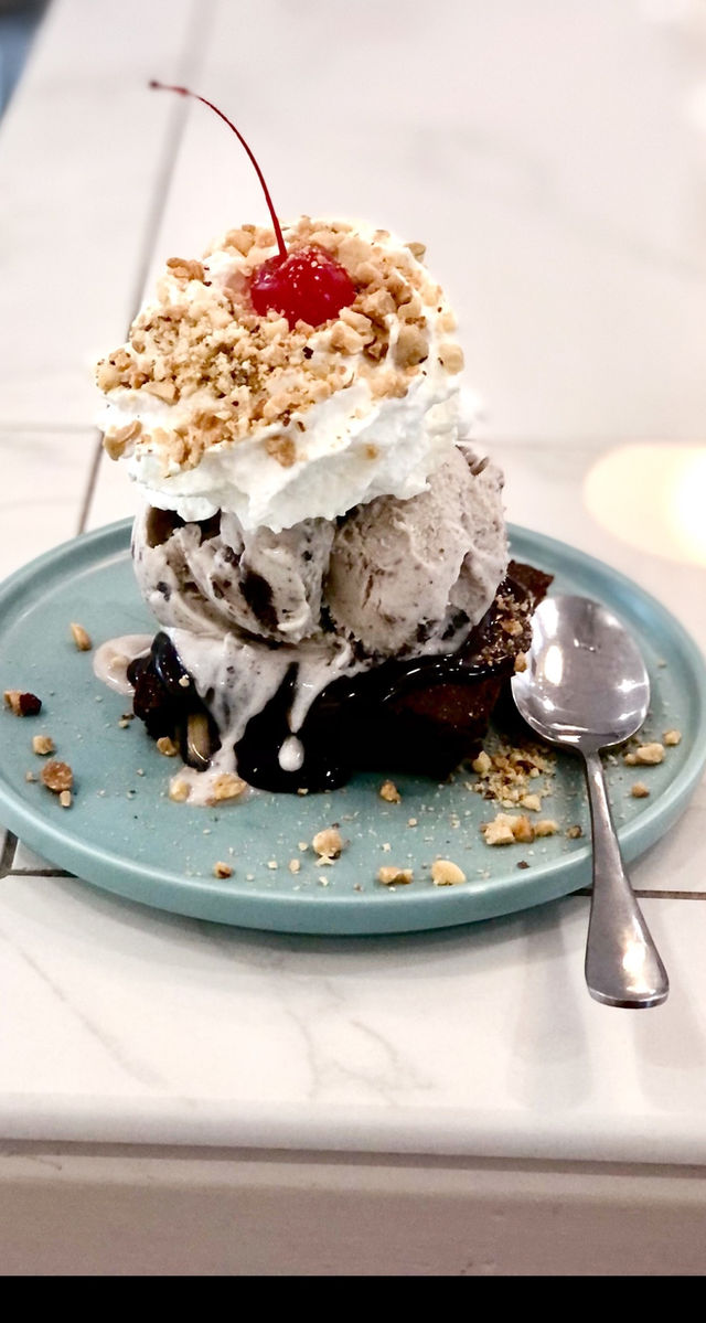 Freshie's Ice Cream & Soda Fountain