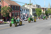 John Deere Tractor Parade, Antique Tractor Parade, Classic Tractor Event, Restored Classic Tractors