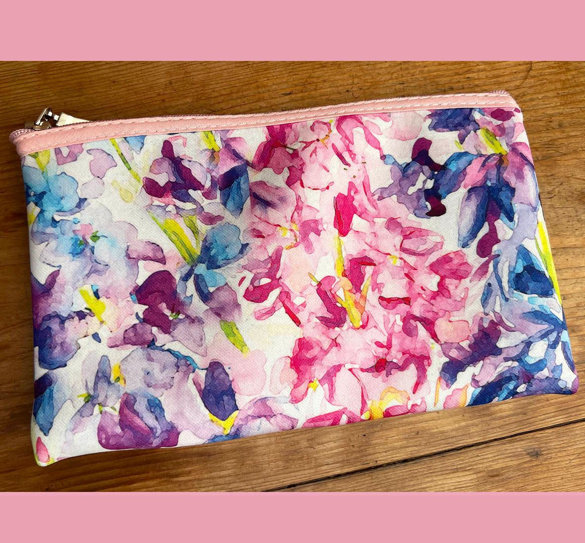 Watercolour stocks zip-up bag