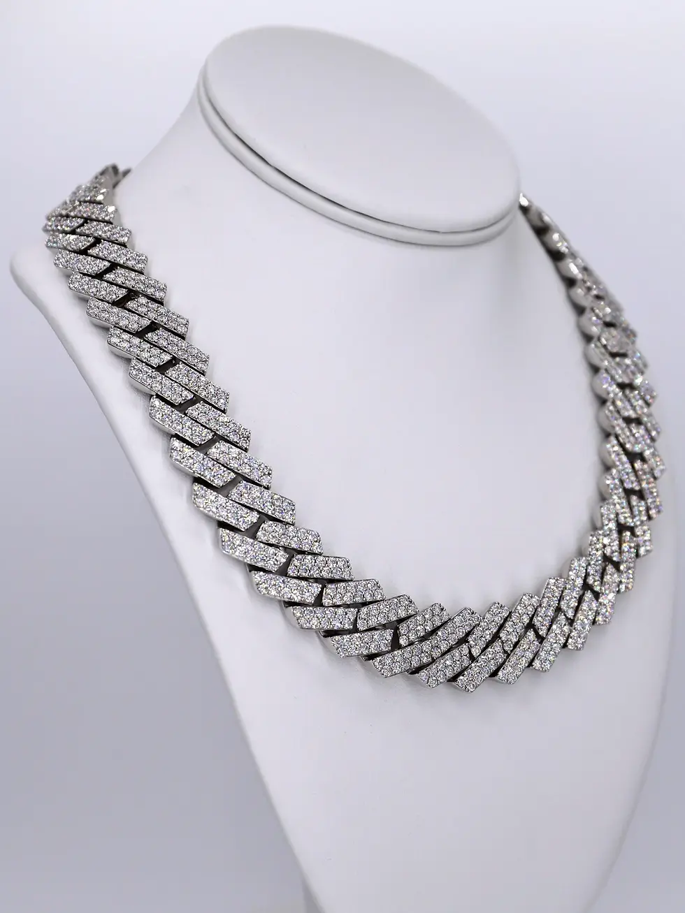 Thumbnail: 2 ROW VVS MOISSANITE DAIMOND 18MM 24INCH CUBAN